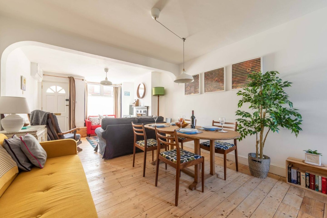 Dining area - Painter Cottage
