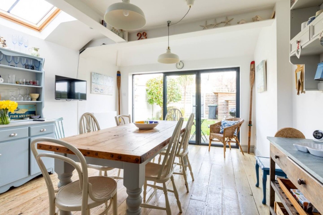 Dining area with TV - York House