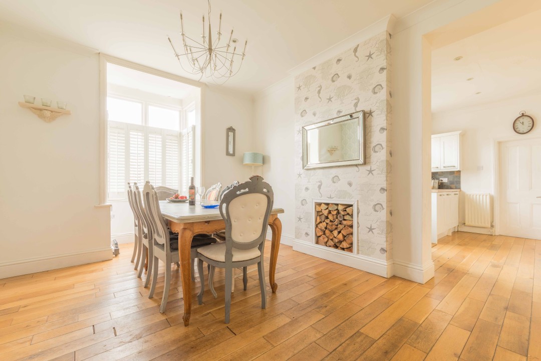 Dining table & chairs - Harbour House
