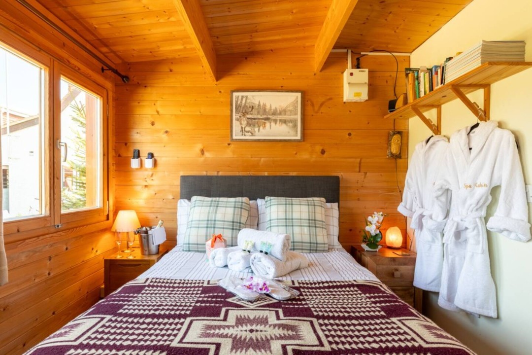 Double bed - The Spa Cabin
