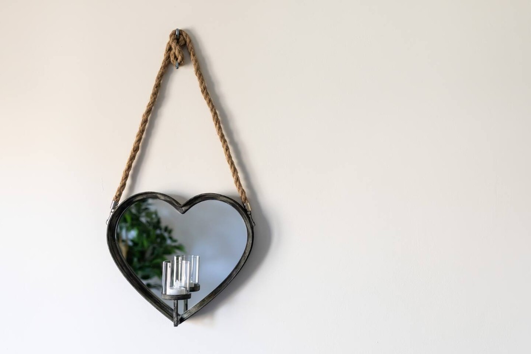 Kitchen mirror - Painter Cottage