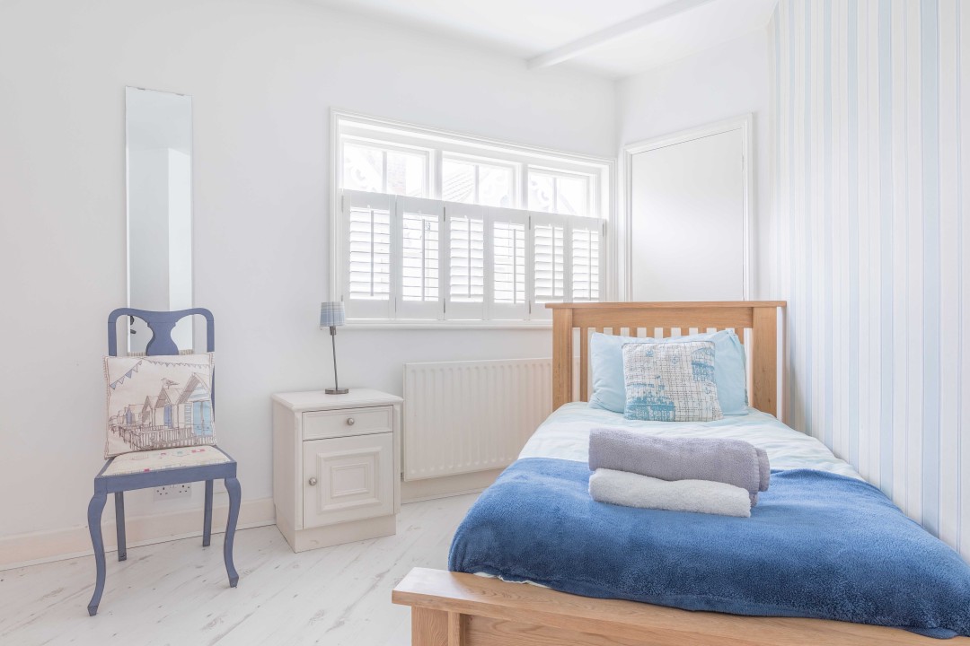 Single bedroom on 1st floor - Harbour House