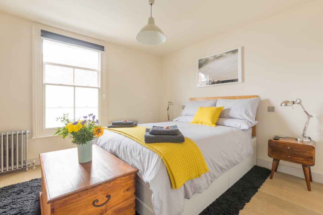 double bedroom - White Cottage