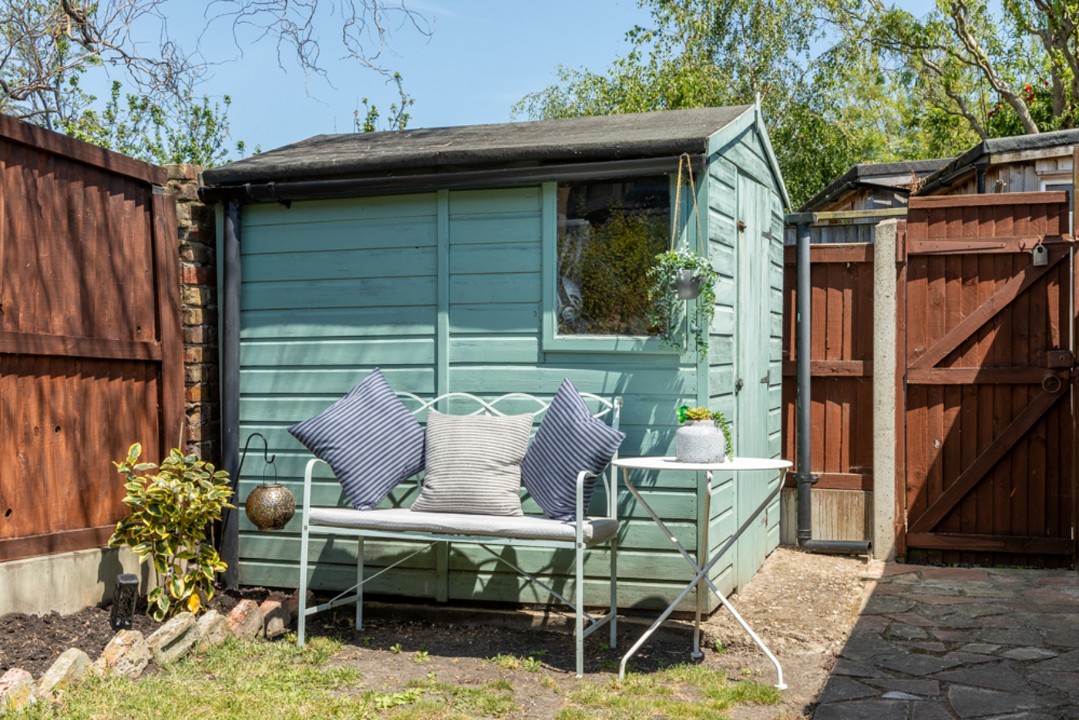 garden with table and chairs - furlong place
