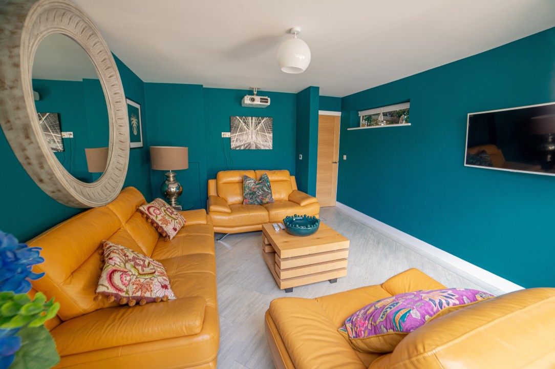 high tide living room layout
