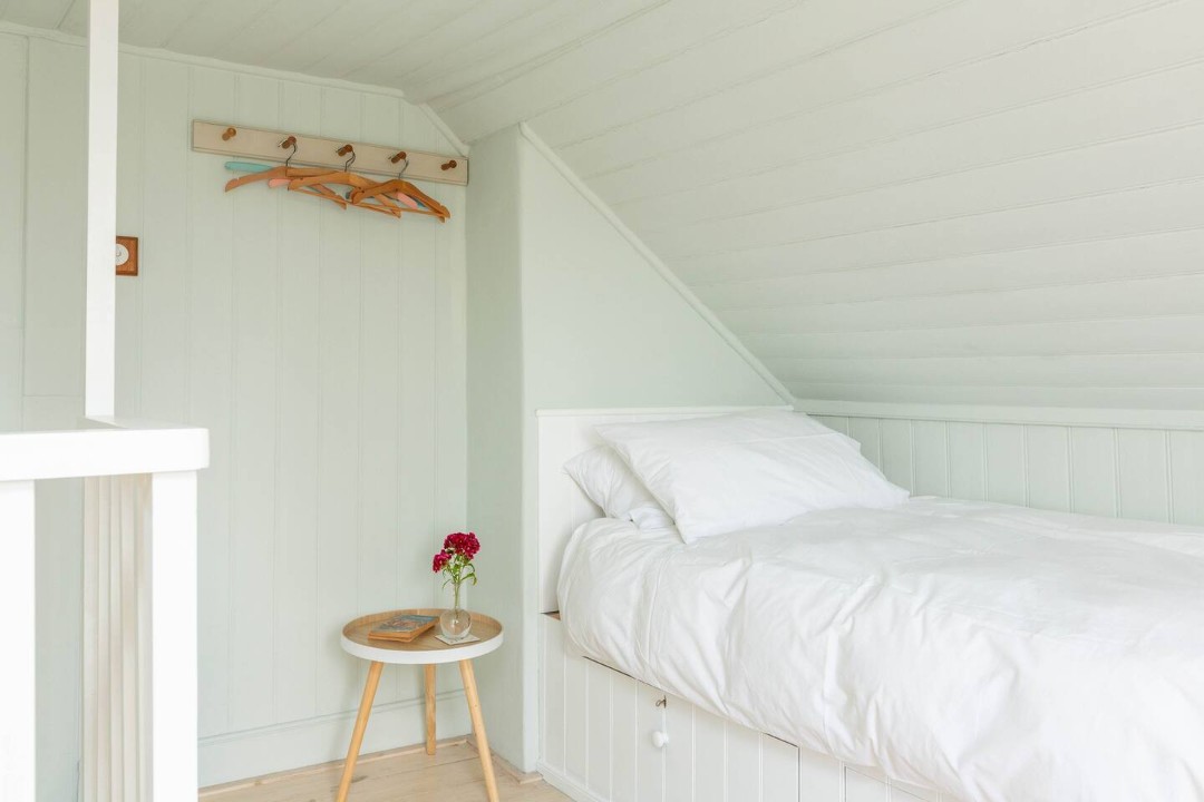 twin attic bedroom - Boatswains Cottage