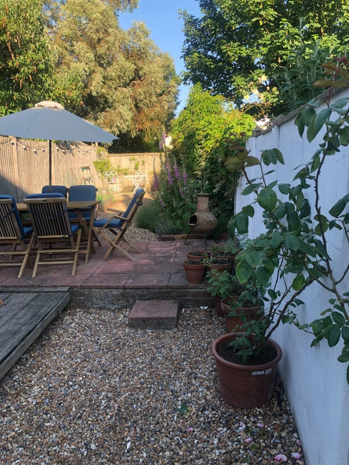 Dine alfresco - Juniper Cottage