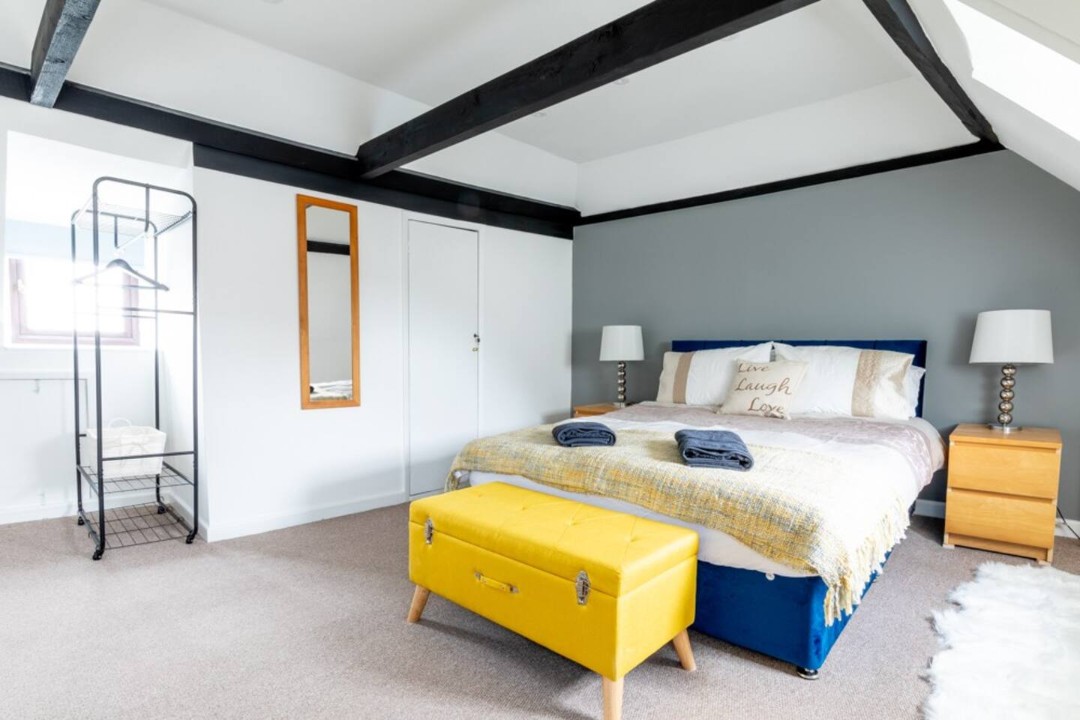 Kingsize attic bedroom - Sandpiper