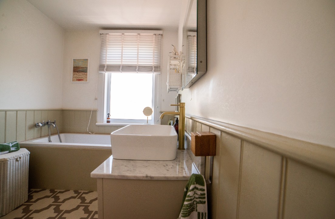 the roost ensuite bathroom layout