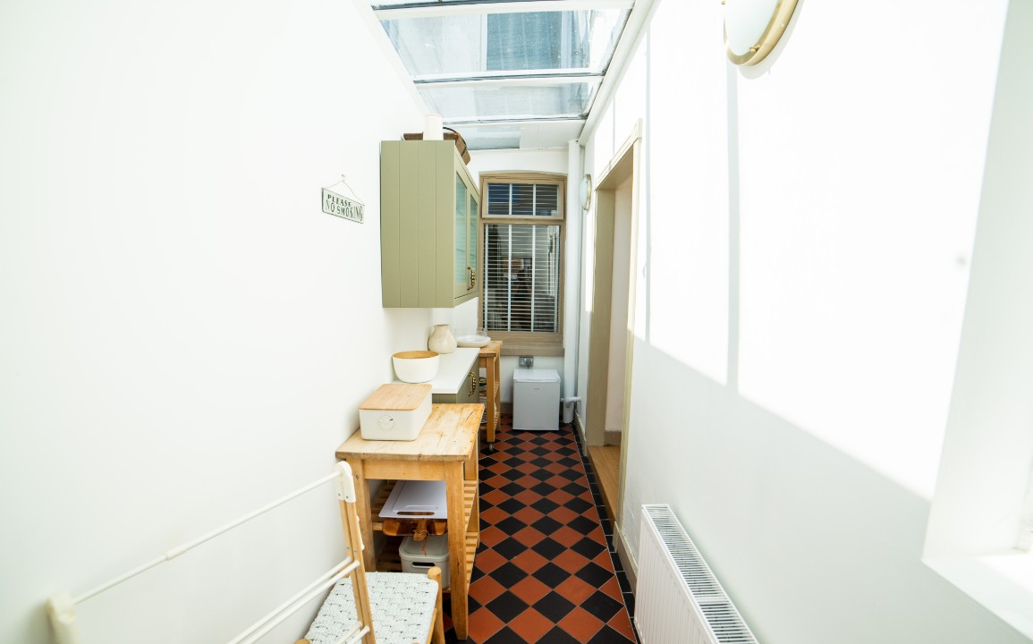 the roost sunroom