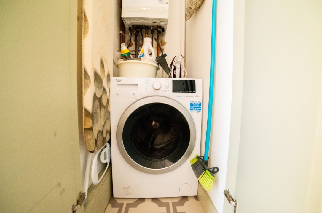 the roost utlity cupboard with washer