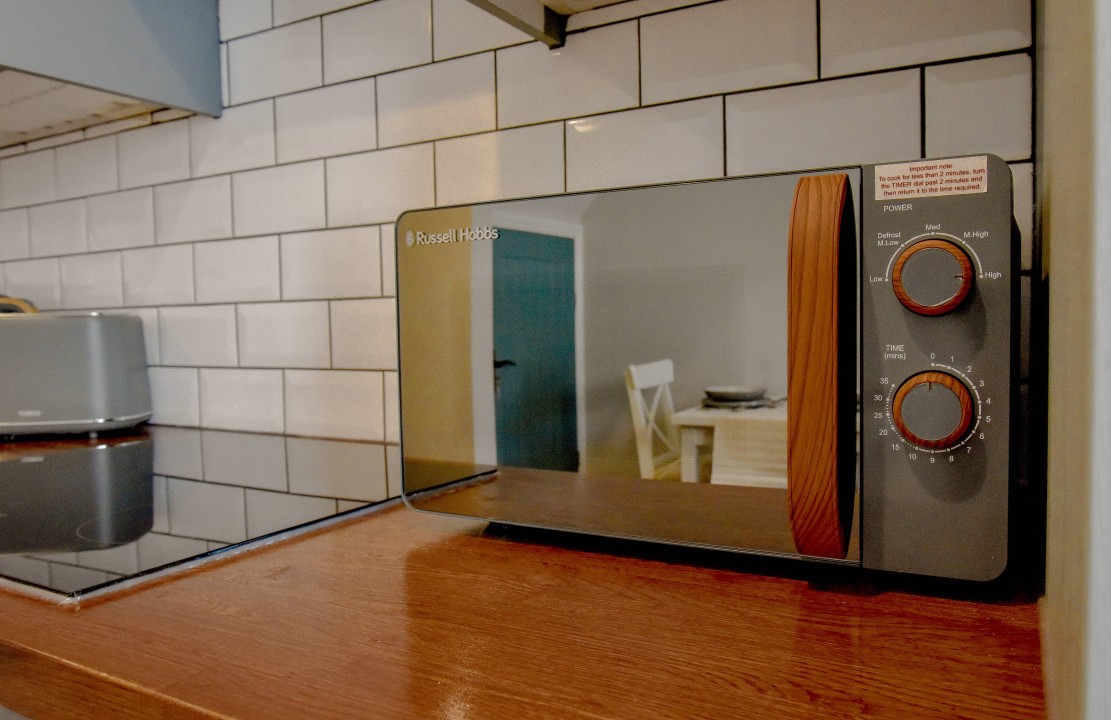 holdens cottage microwave