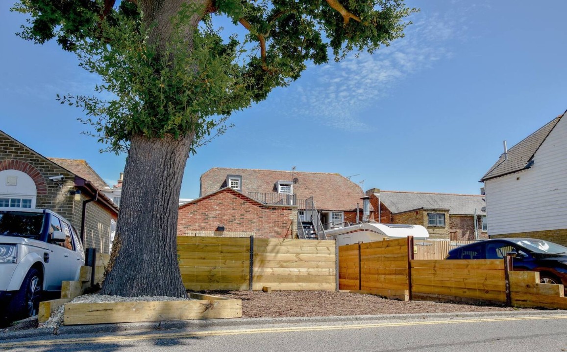 holdens cottage off street parking for one car