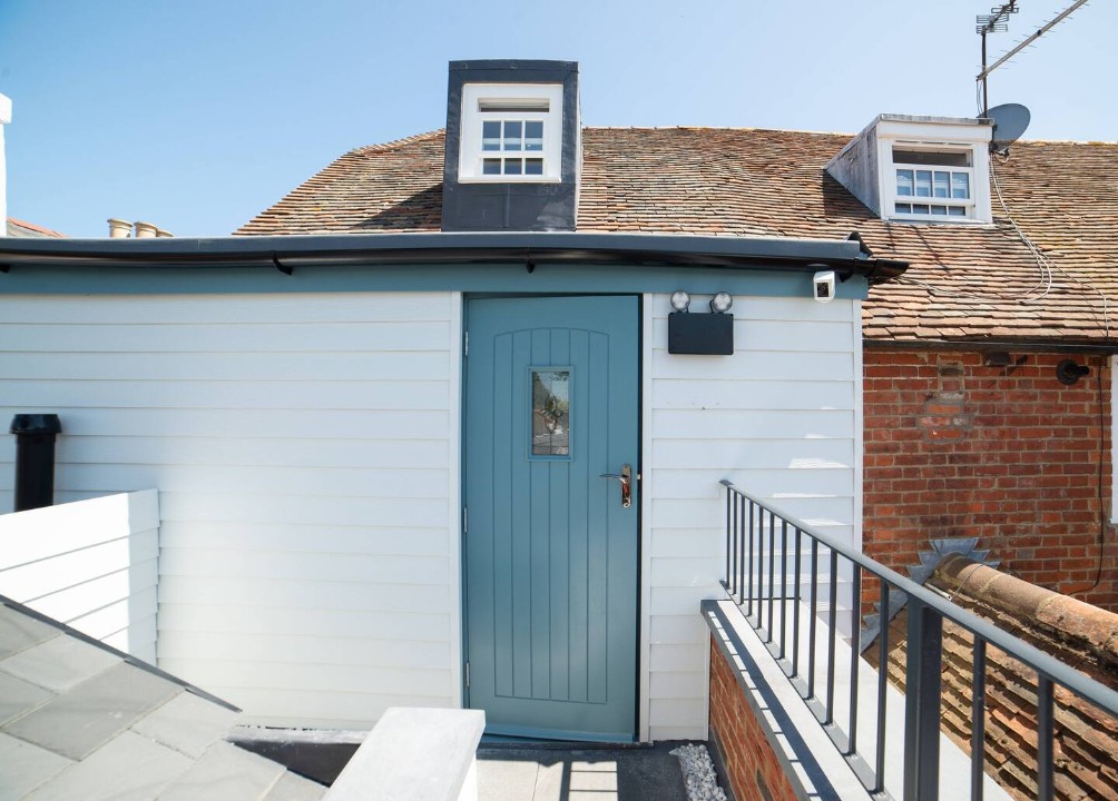 holdens cottage outside