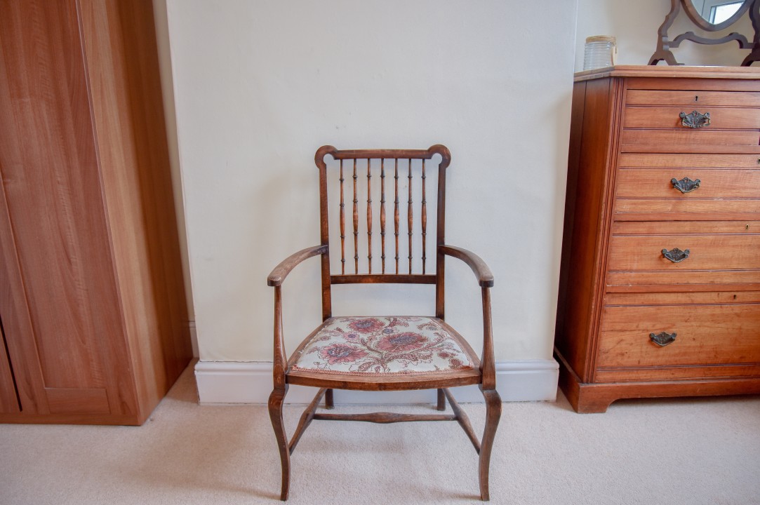 twin bedroom chair