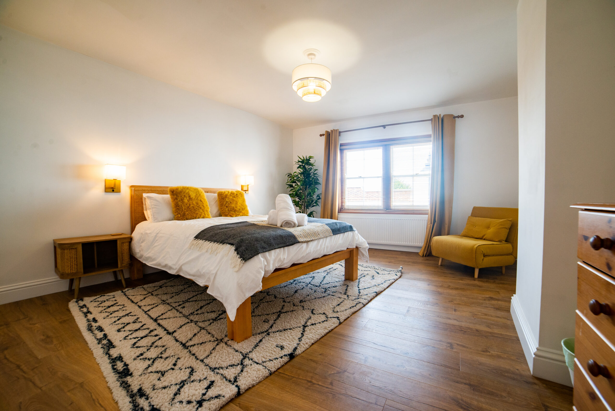 First Bedroom4