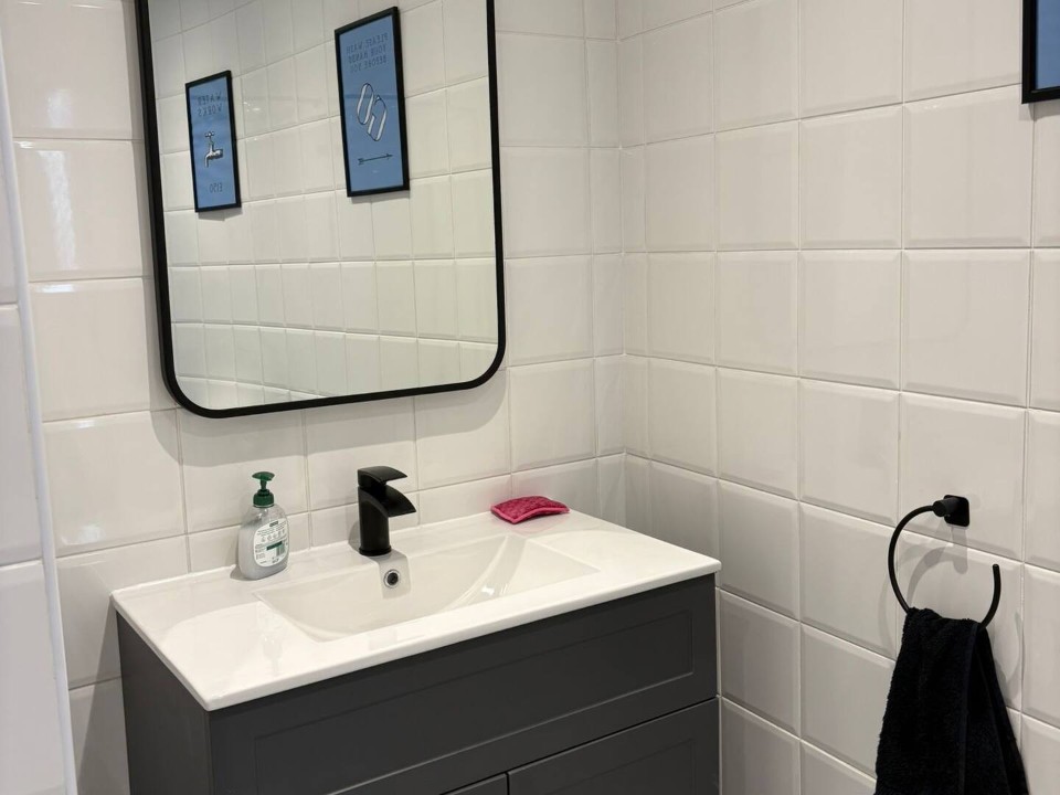 High Street Retreat - Bathroom sink